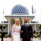 Ruvdnaprinsabárra olggobealde Malaysia Alit moské (Govva: Gorm Kallestad / Scanpix)